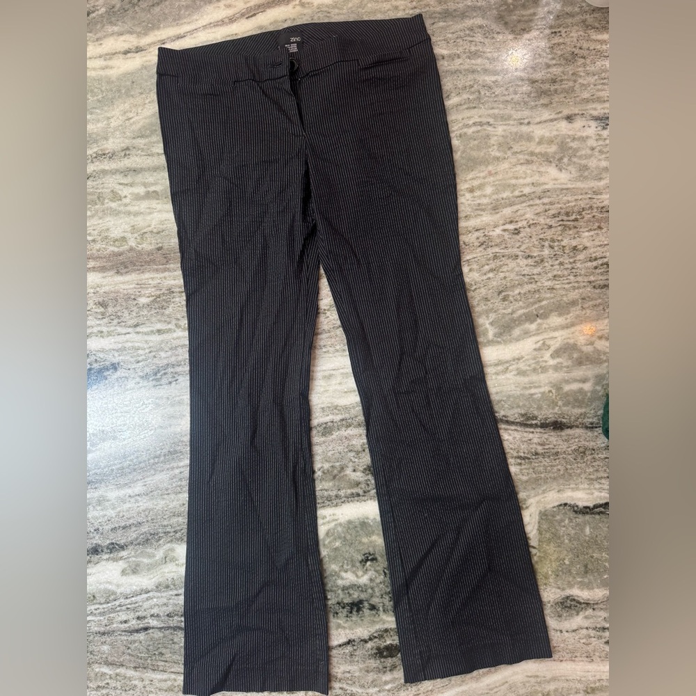 Zinc Black Pinstripe Trousers
Women’s Size 13